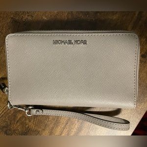 Michael Kors Wristlet/Wallet